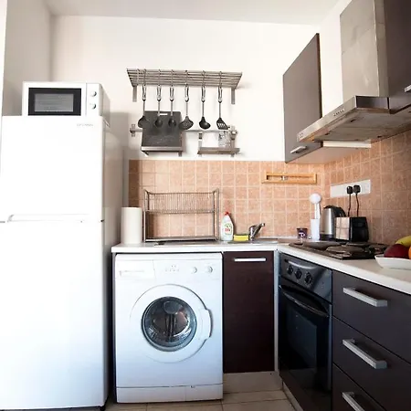 Glabur - The Cozy Atelier - City, Free Parking & Wifi, Welcomes You!!! דירה ניקוסיה